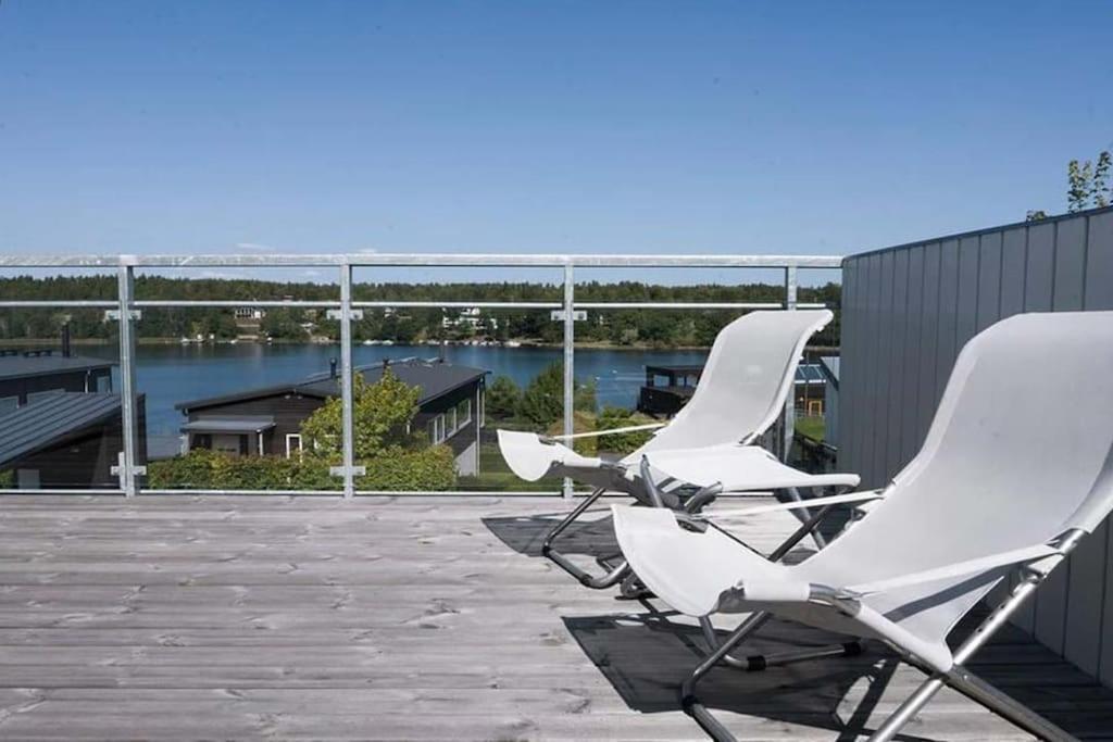 Water Facing Villa With Pool & Sauna Lidingö エクステリア 写真